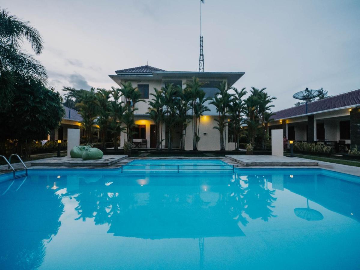 Sunrise Resort Batukaras Exterior foto